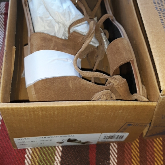 NIB Free People Fiji Wrap - Picture 3 of 5